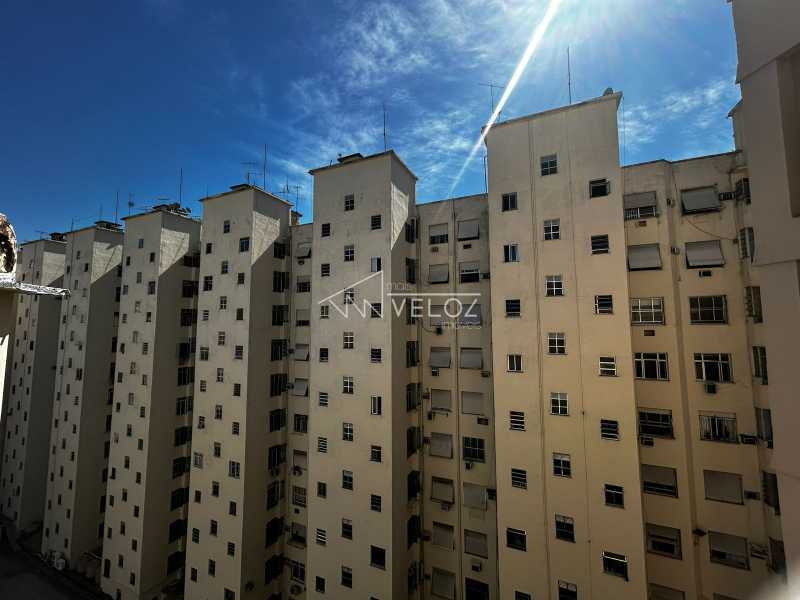 Apartamento à venda com 2 quartos, 60m² - Foto 2