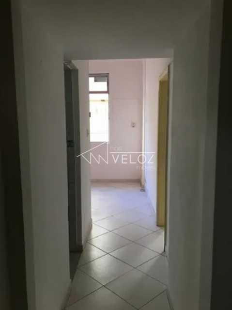 Apartamento à venda com 2 quartos, 63m² - Foto 2