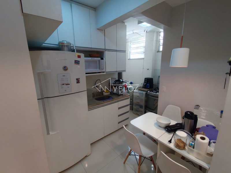 Apartamento à venda com 2 quartos, 66m² - Foto 16