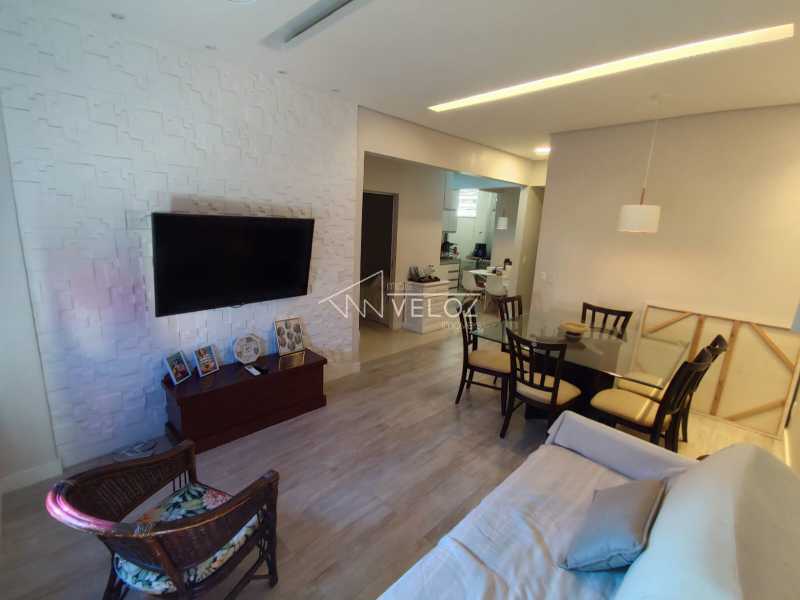 Apartamento à venda com 2 quartos, 66m² - Foto 4