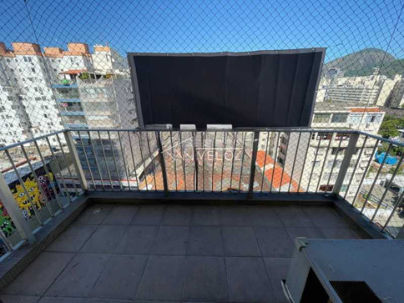 Apartamento à venda com 2 quartos, 82m² - Foto 3