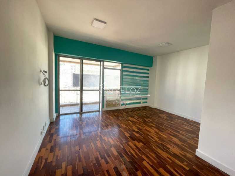 Apartamento à venda com 2 quartos, 82m² - Foto 10