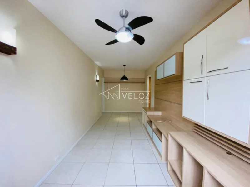 Apartamento à venda com 1 quarto, 50m² - Foto 3