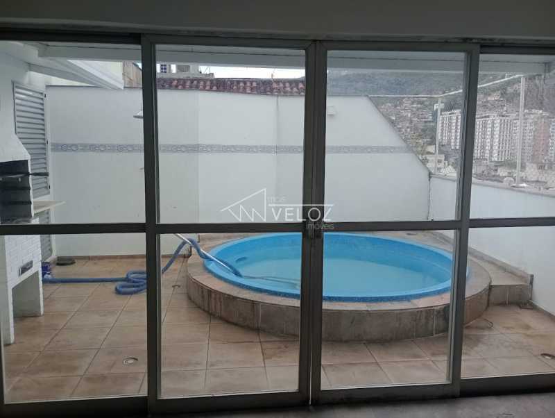 Cobertura à venda com 2 quartos, 124m² - Foto 2