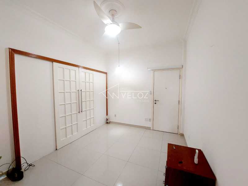 Apartamento à venda com 1 quarto, 40m² - Foto 2