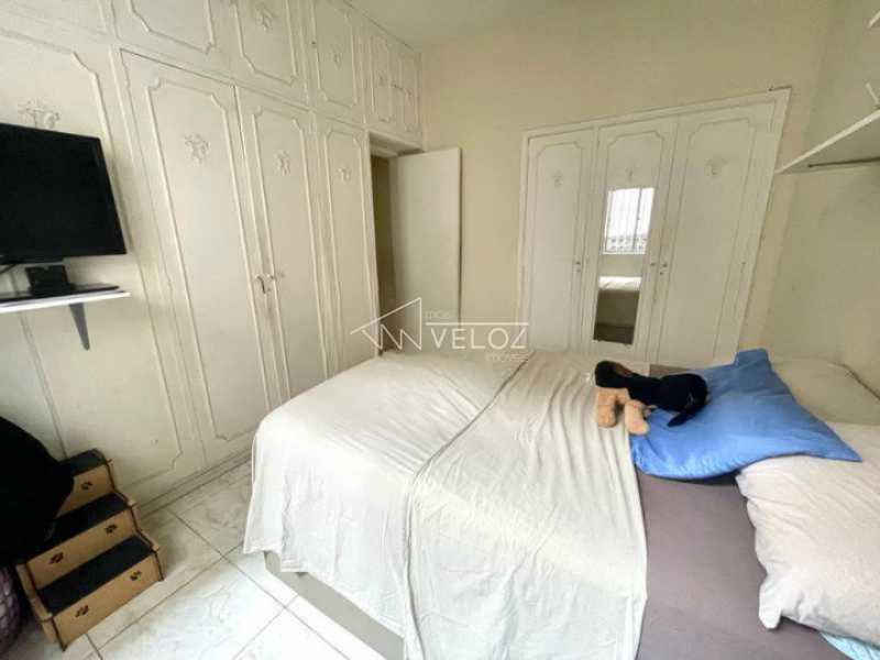 Apartamento à venda com 2 quartos, 67m² - Foto 3