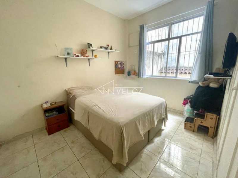 Apartamento à venda com 2 quartos, 67m² - Foto 4