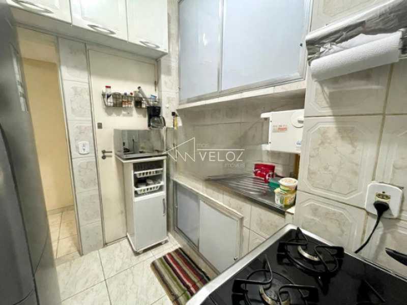 Apartamento à venda com 2 quartos, 67m² - Foto 8