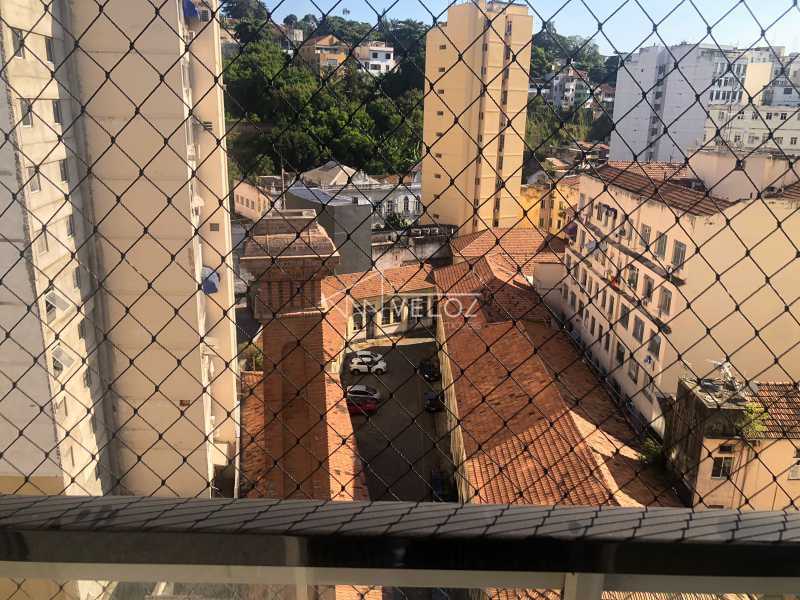 Apartamento à venda com 1 quarto, 47m² - Foto 2