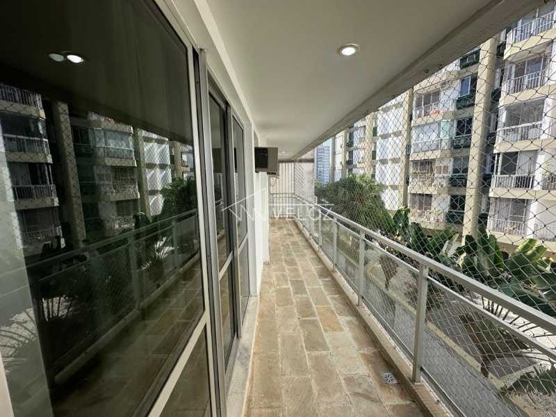 Apartamento à venda com 3 quartos, 103m² - Foto 1