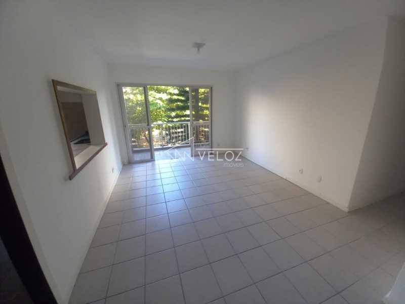 Apartamento à venda com 2 quartos, 97m² - Foto 2