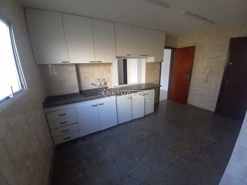 Apartamento à venda com 2 quartos, 97m² - Foto 24