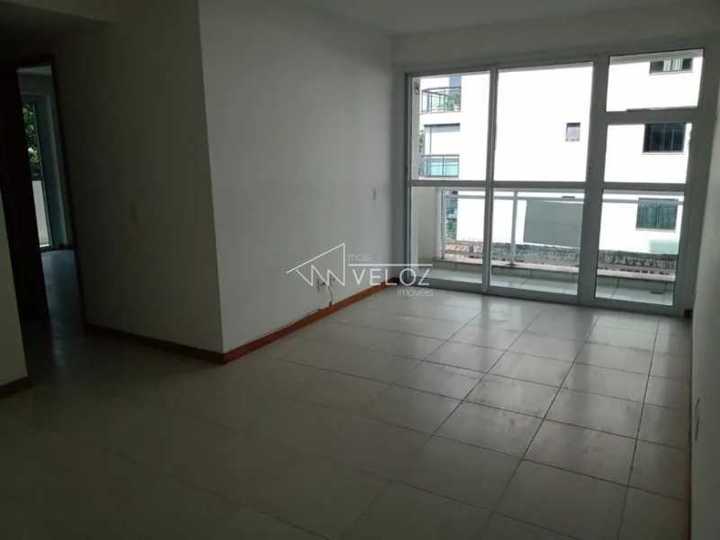 Apartamento à venda com 3 quartos, 93m² - Foto 4