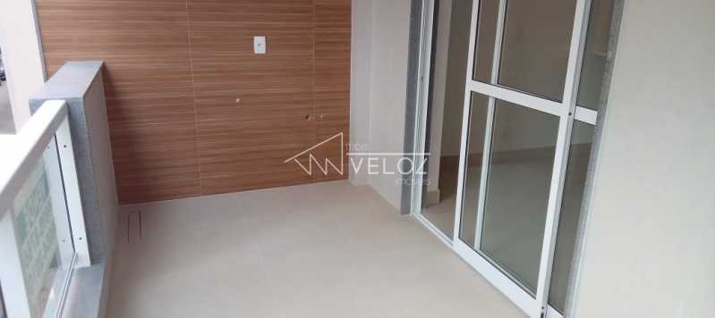 Apartamento à venda com 1 quarto, 50m² - Foto 2