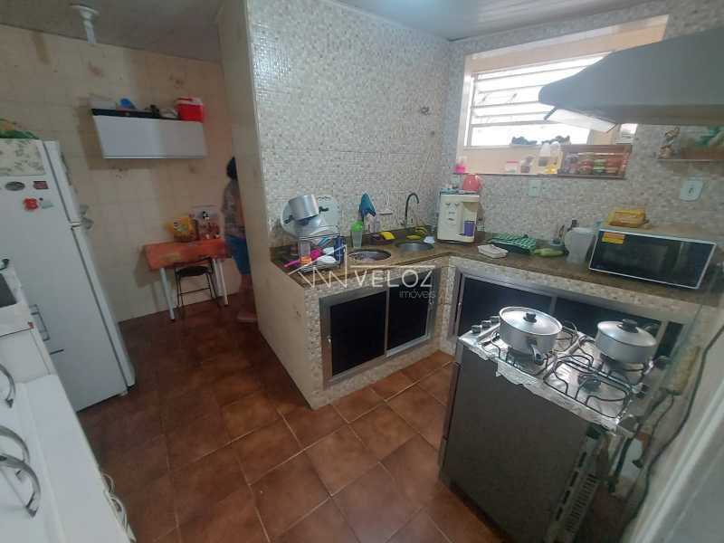 Apartamento à venda com 2 quartos, 100m² - Foto 11