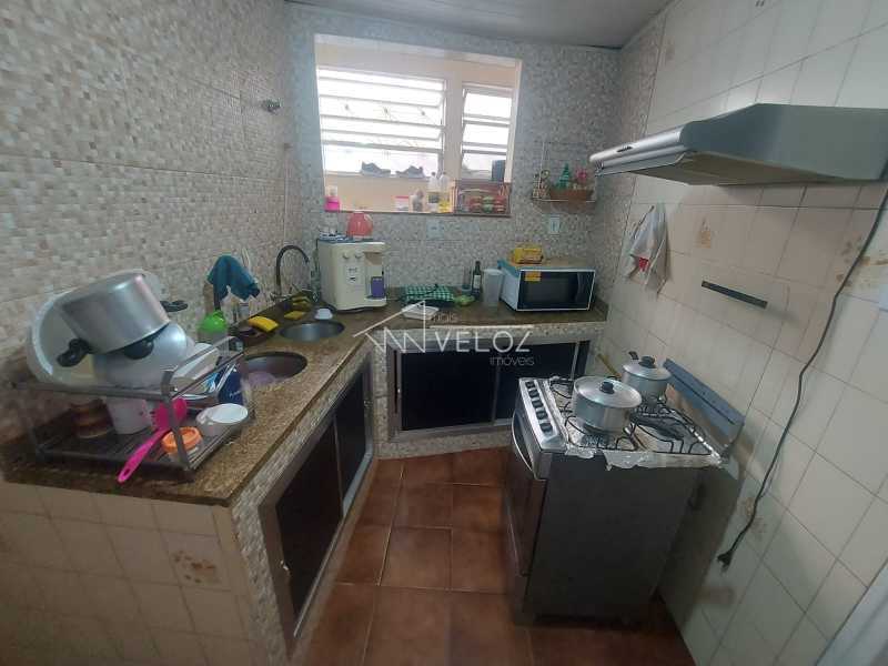 Apartamento à venda com 2 quartos, 100m² - Foto 13