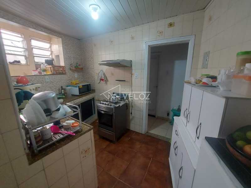 Apartamento à venda com 2 quartos, 100m² - Foto 14