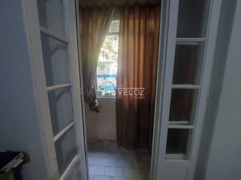 Apartamento à venda com 2 quartos, 100m² - Foto 9