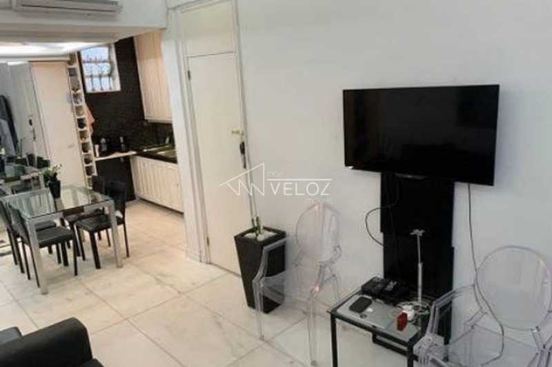 Apartamento à venda com 2 quartos, 70m² - Foto 3