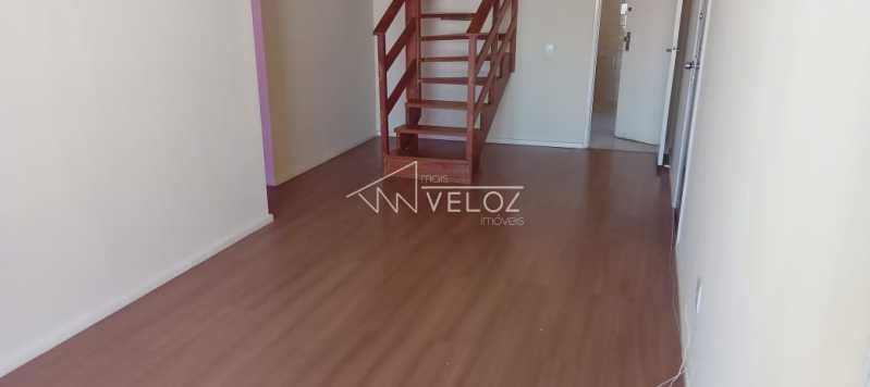 Apartamento à venda com 3 quartos, 107m² - Foto 2