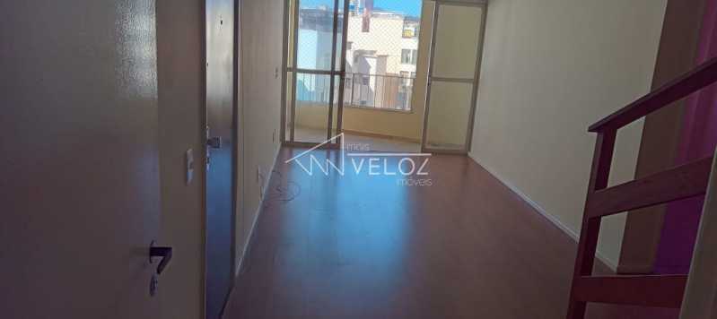 Apartamento à venda com 3 quartos, 107m² - Foto 1