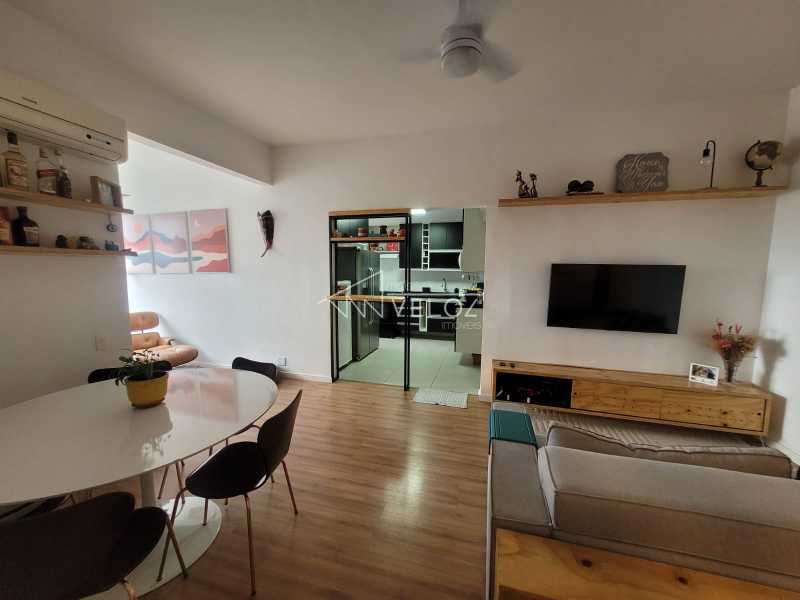 Apartamento à venda com 2 quartos, 95m² - Foto 1