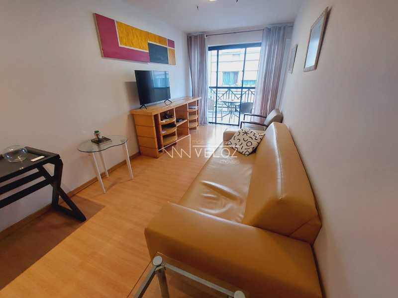 Apartamento à venda com 2 quartos, 64m² - Foto 2