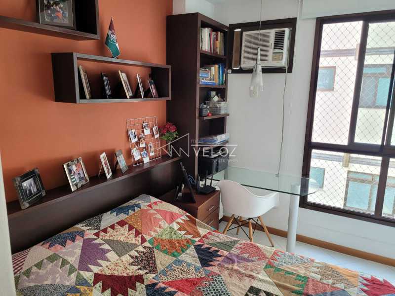 Apartamento à venda com 2 quartos, 67m² - Foto 3