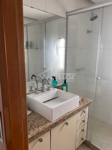 Apartamento à venda com 2 quartos, 67m² - Foto 29