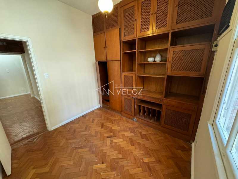 Apartamento à venda com 2 quartos, 70m² - Foto 13