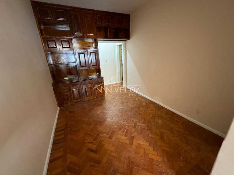 Apartamento à venda com 2 quartos, 70m² - Foto 3