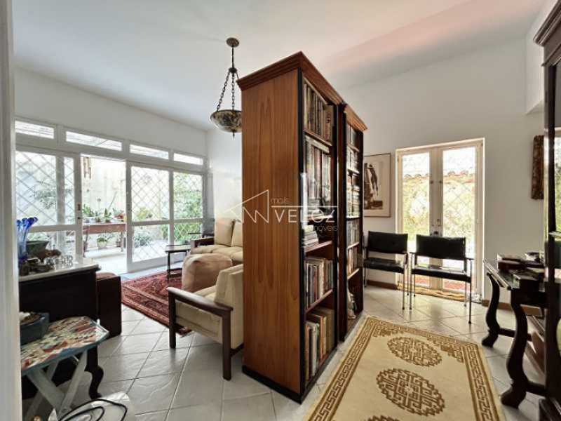 Apartamento à venda com 2 quartos, 82m² - Foto 3