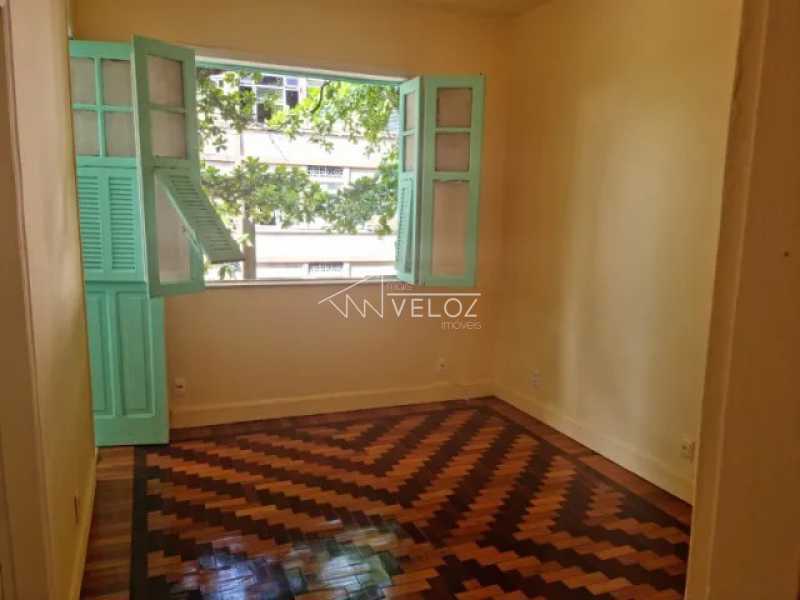 Apartamento à venda com 3 quartos, 230m² - Foto 1