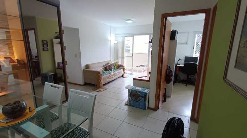 Apartamento à venda com 2 quartos, 84m² - Foto 2