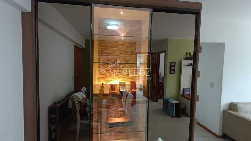 Apartamento à venda com 2 quartos, 84m² - Foto 5