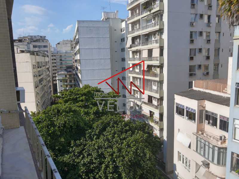 Apartamento à venda com 3 quartos, 140m² - Foto 1