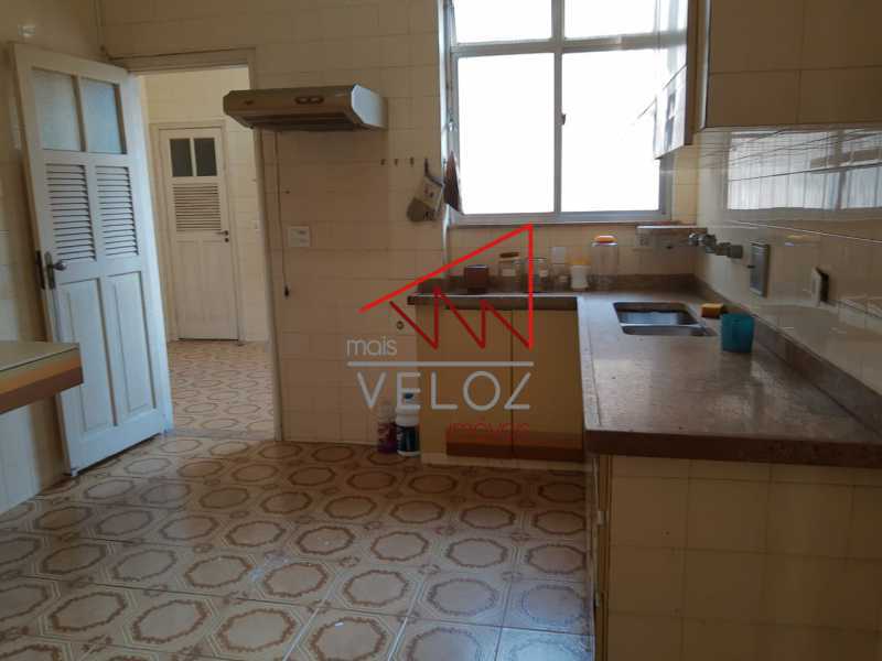 Apartamento à venda com 3 quartos, 140m² - Foto 24