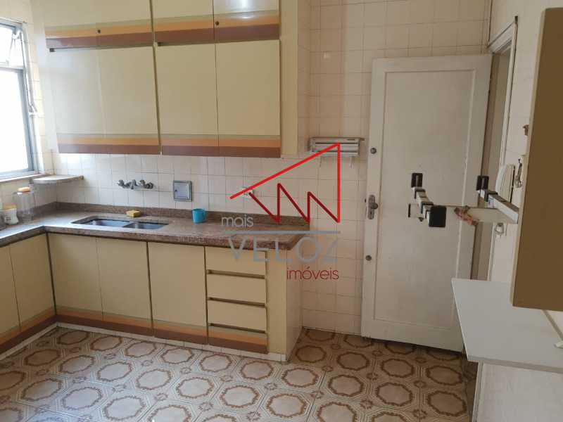 Apartamento à venda com 3 quartos, 140m² - Foto 25