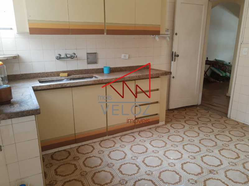 Apartamento à venda com 3 quartos, 140m² - Foto 23