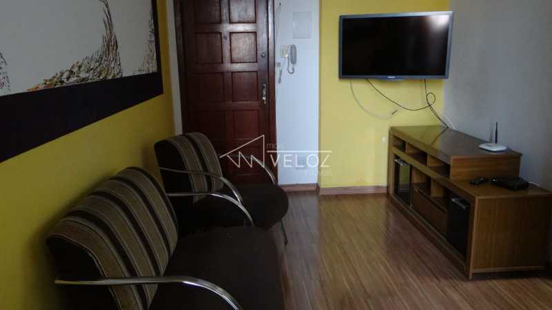 Apartamento à venda com 2 quartos, 67m² - Foto 2