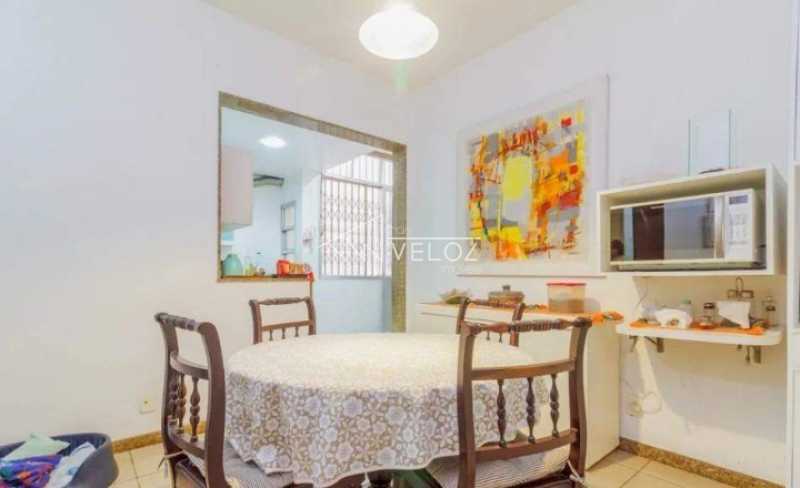 Apartamento à venda com 3 quartos, 137m² - Foto 9