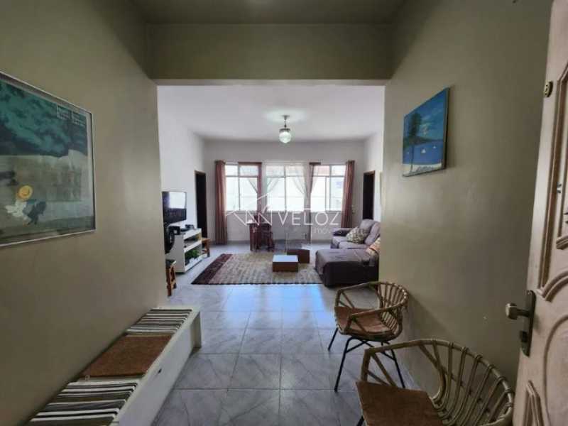 Apartamento à venda com 3 quartos, 136m² - Foto 3