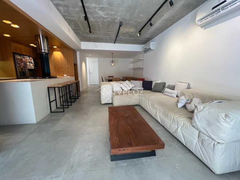 Apartamento à venda com 3 quartos, 115m² - Foto 2