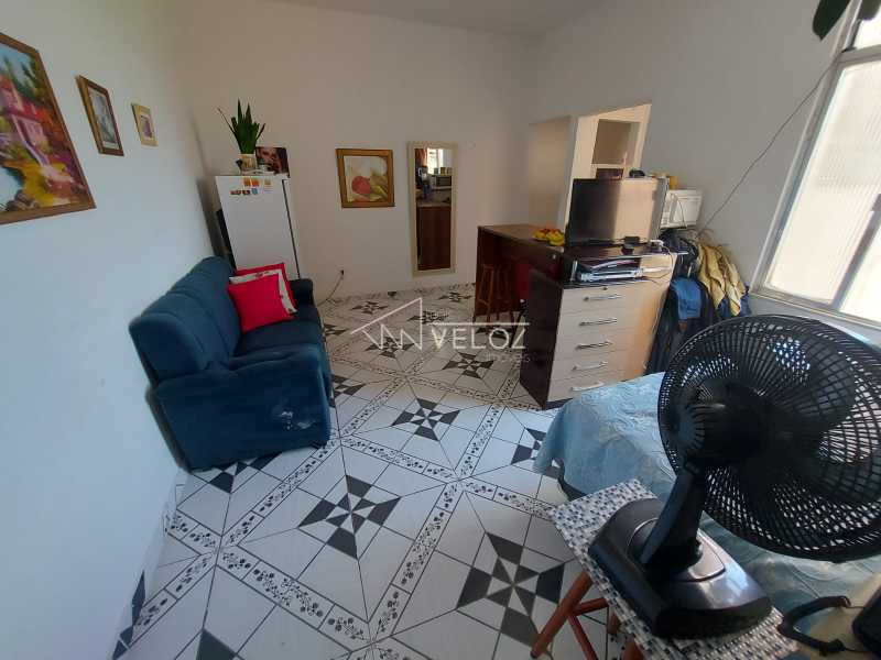 Apartamento à venda com 1 quarto, 47m² - Foto 2