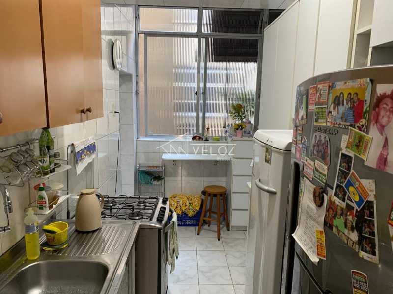 Apartamento à venda com 2 quartos, 77m² - Foto 6