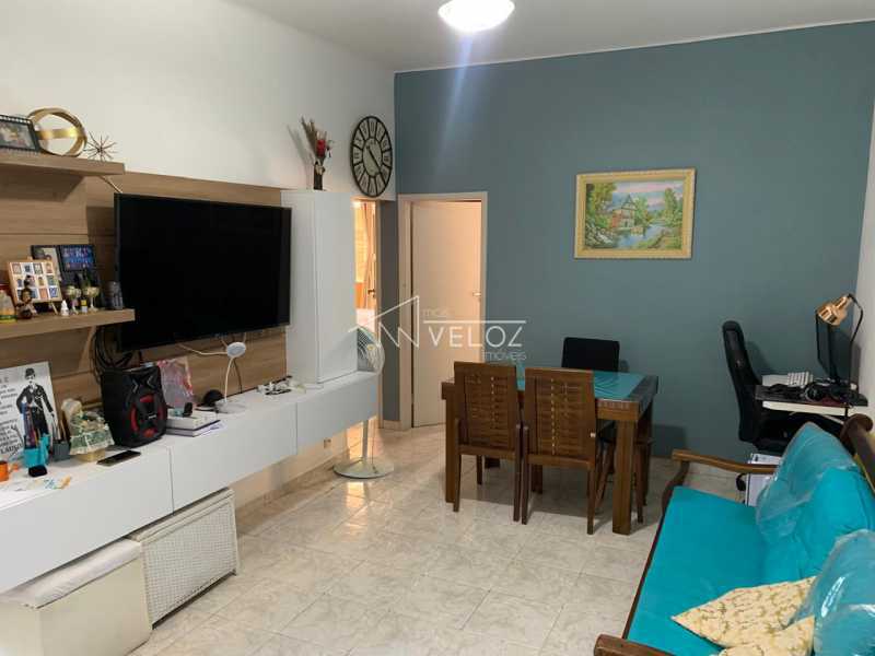 Apartamento à venda com 2 quartos, 77m² - Foto 2