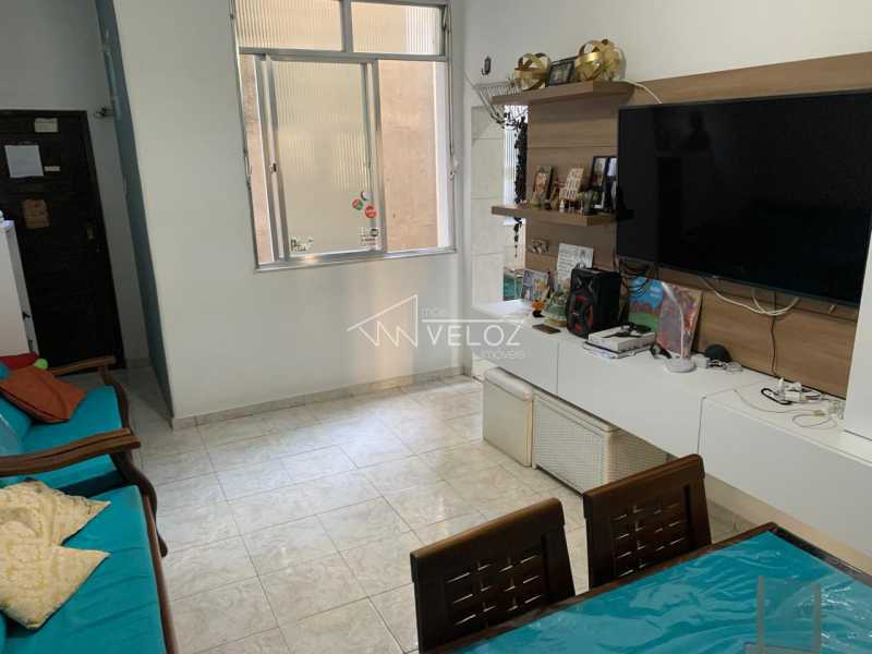 Apartamento à venda com 2 quartos, 77m² - Foto 3