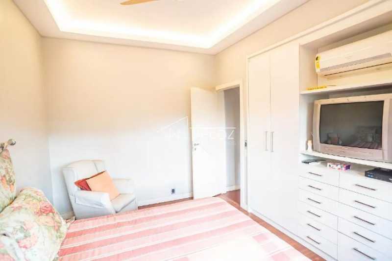 Apartamento à venda com 3 quartos, 135m² - Foto 18