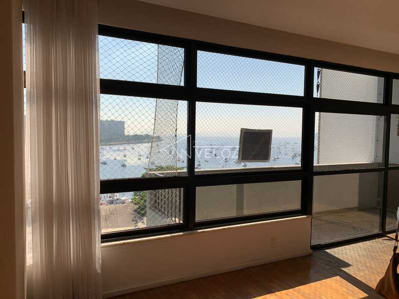 Apartamento à venda com 3 quartos, 215m² - Foto 7