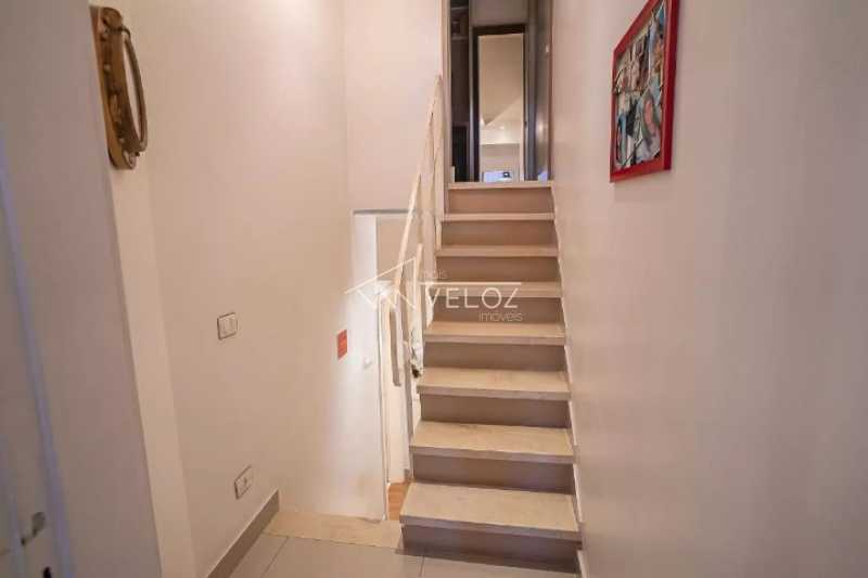 Apartamento à venda com 2 quartos, 75m² - Foto 30